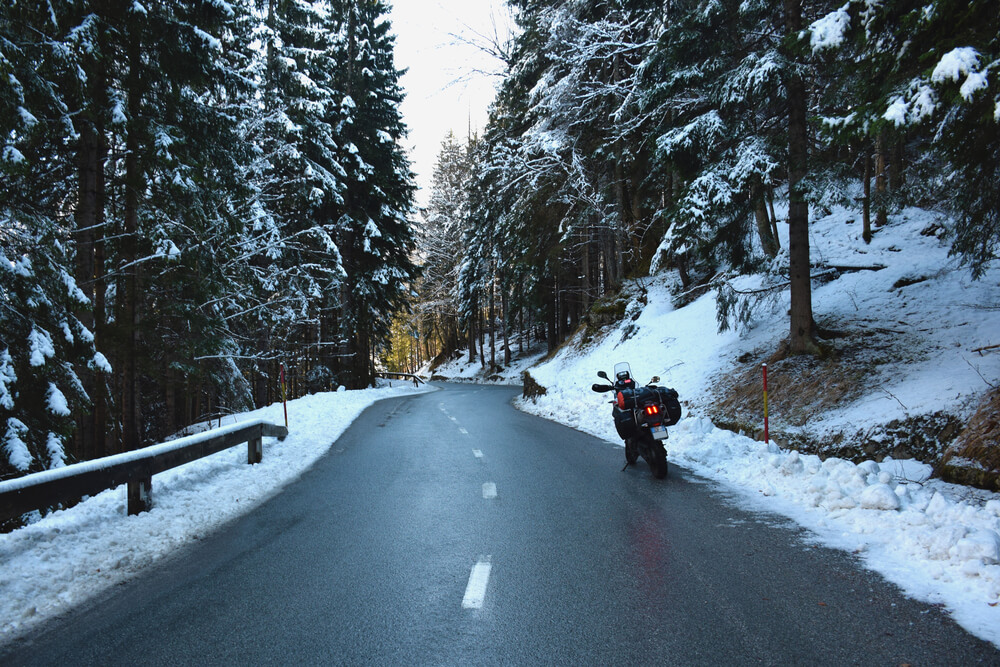 冬天骑摩托车