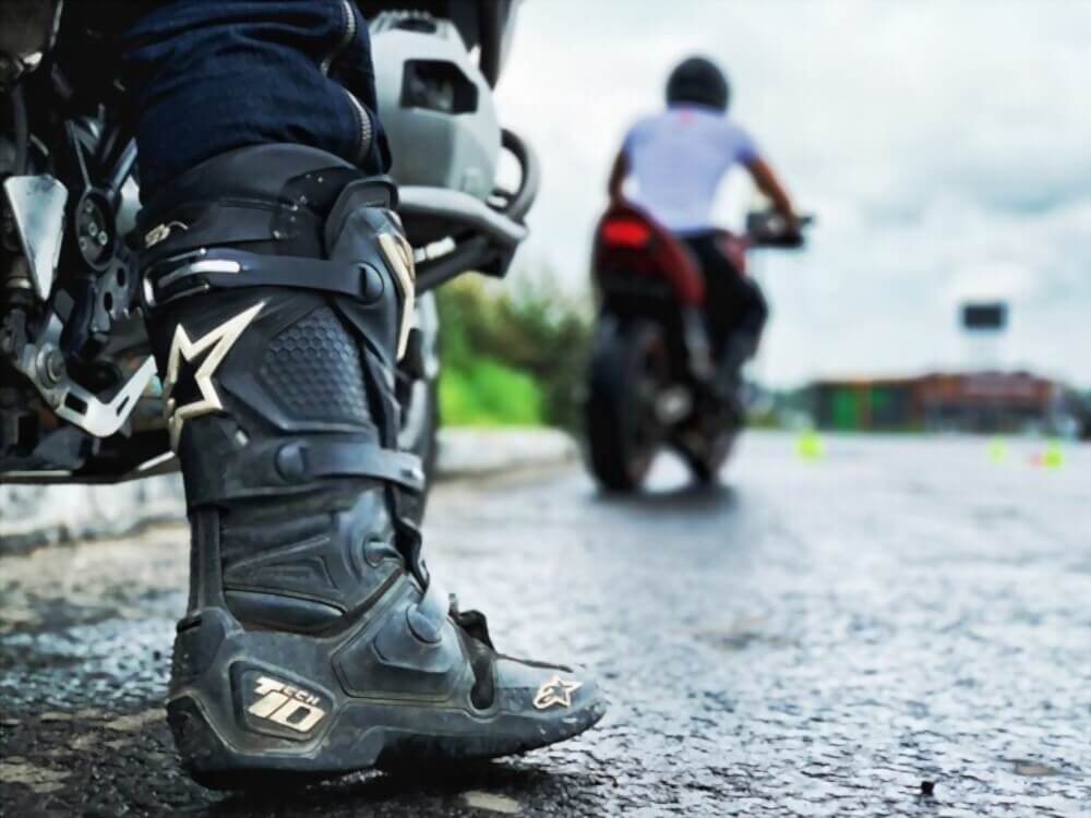 为什么摩托车靴很重要?