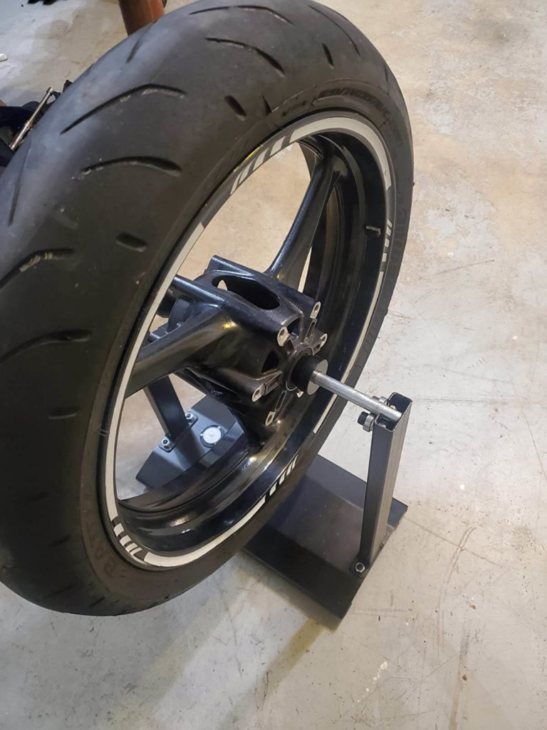 欧宝体育登陆网址摩托车轮胎的最佳车轮平衡器