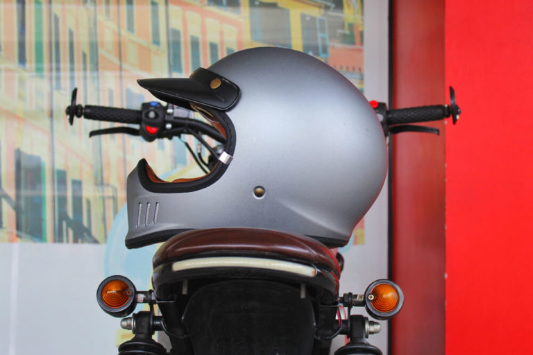 摩托车头盔的安全标准